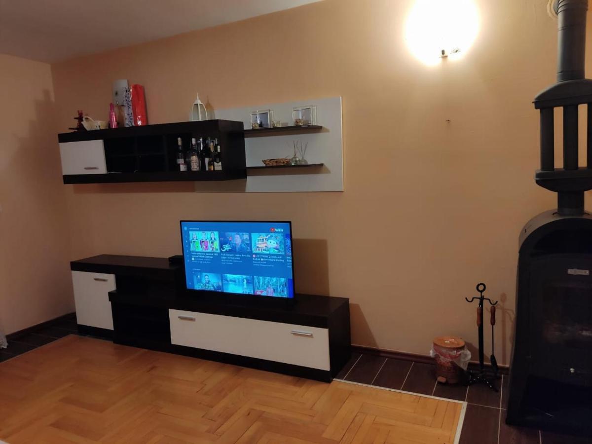 Topla Porodicna Kuca Appartement Berane Buitenkant foto