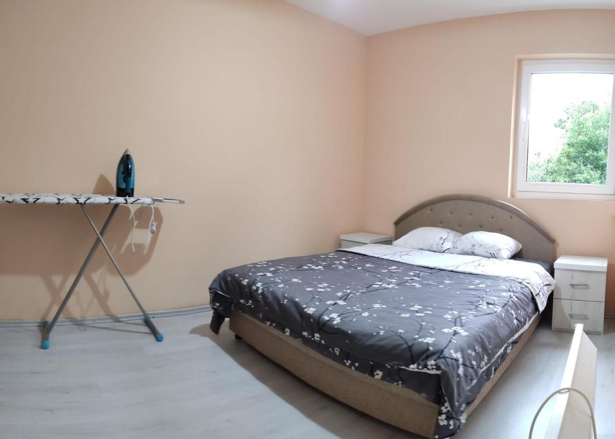 Topla Porodicna Kuca Appartement Berane Buitenkant foto