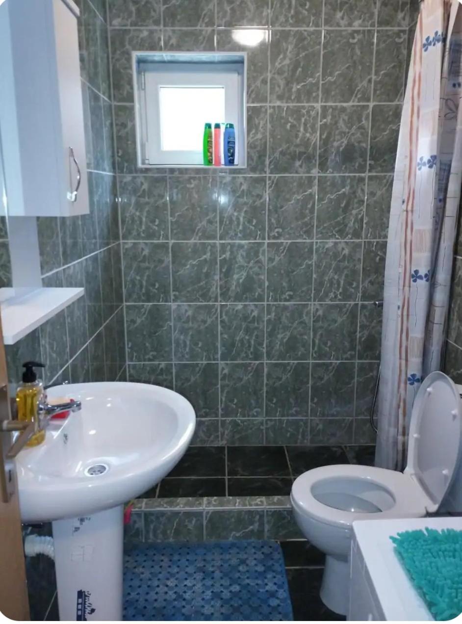 Topla Porodicna Kuca Appartement Berane Buitenkant foto